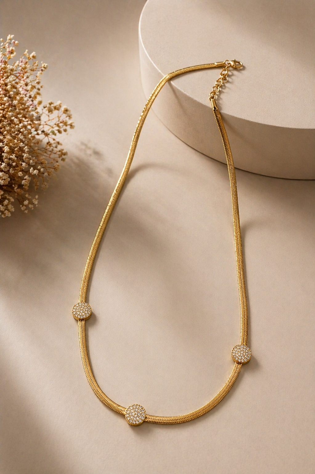 Choker Malha Lisa Com Bolinha Cravejada