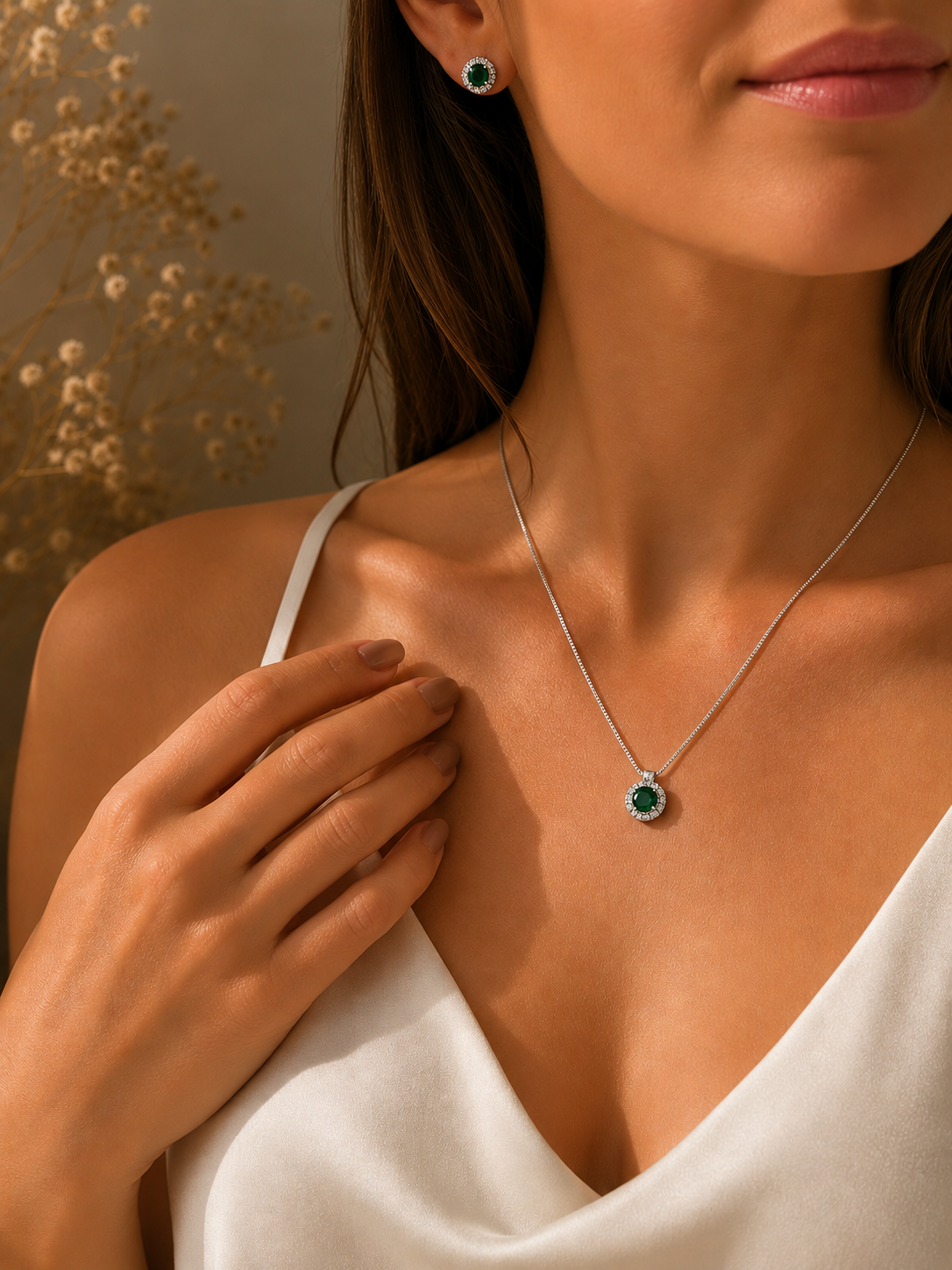 Conjunto Folhado Ponto de luz Esmeralda Cravejado