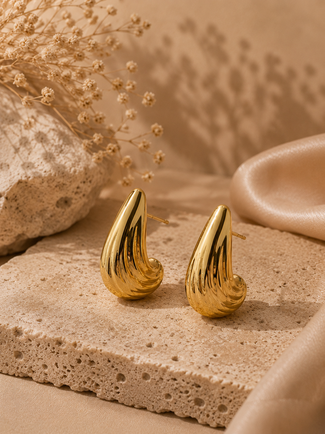 Brinco Gota Grande Detalhada