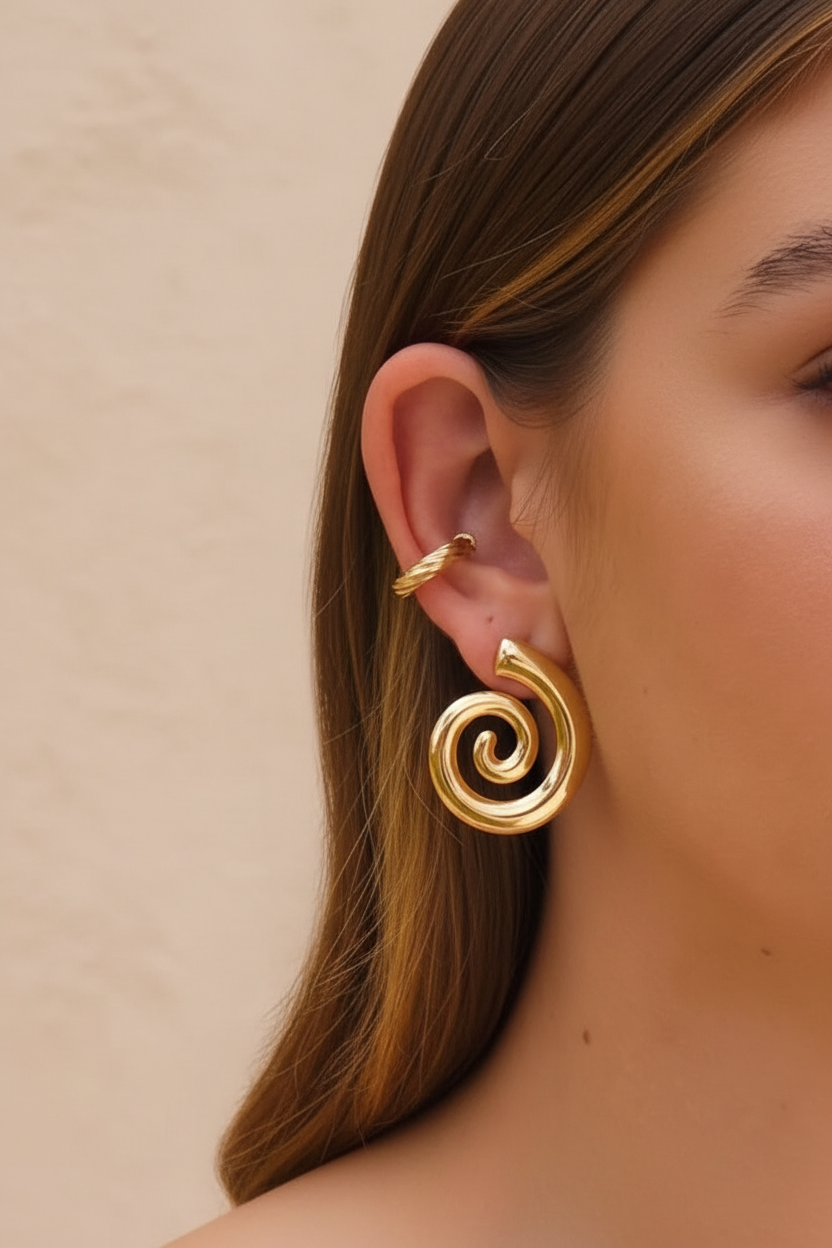 Brinco de espiral dourado - modelo clean